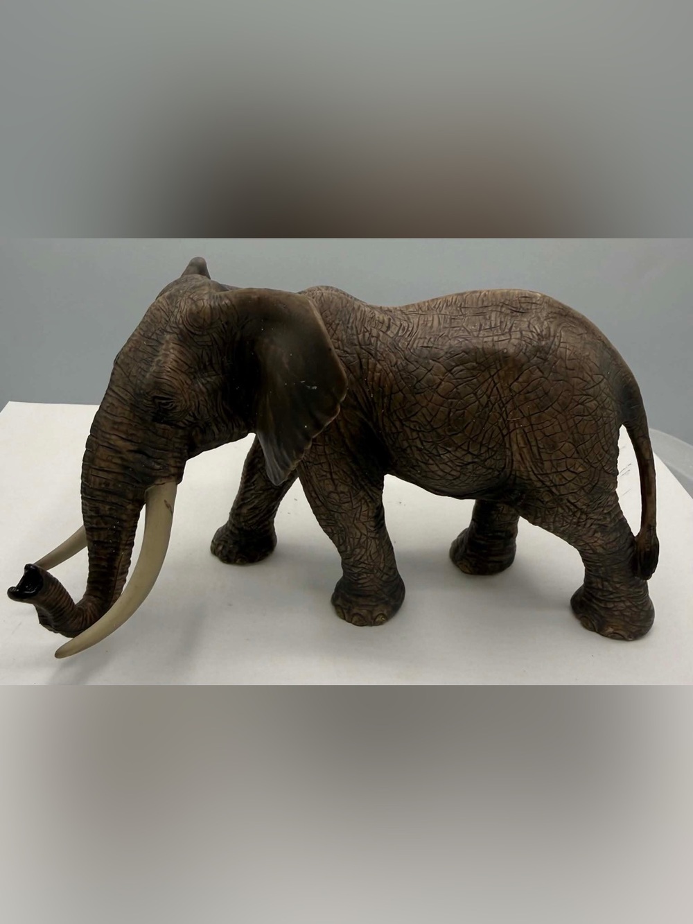 Schleich Elephant 2011 African Male Tusks Trunk Down/Gray 7"x4" Tall
